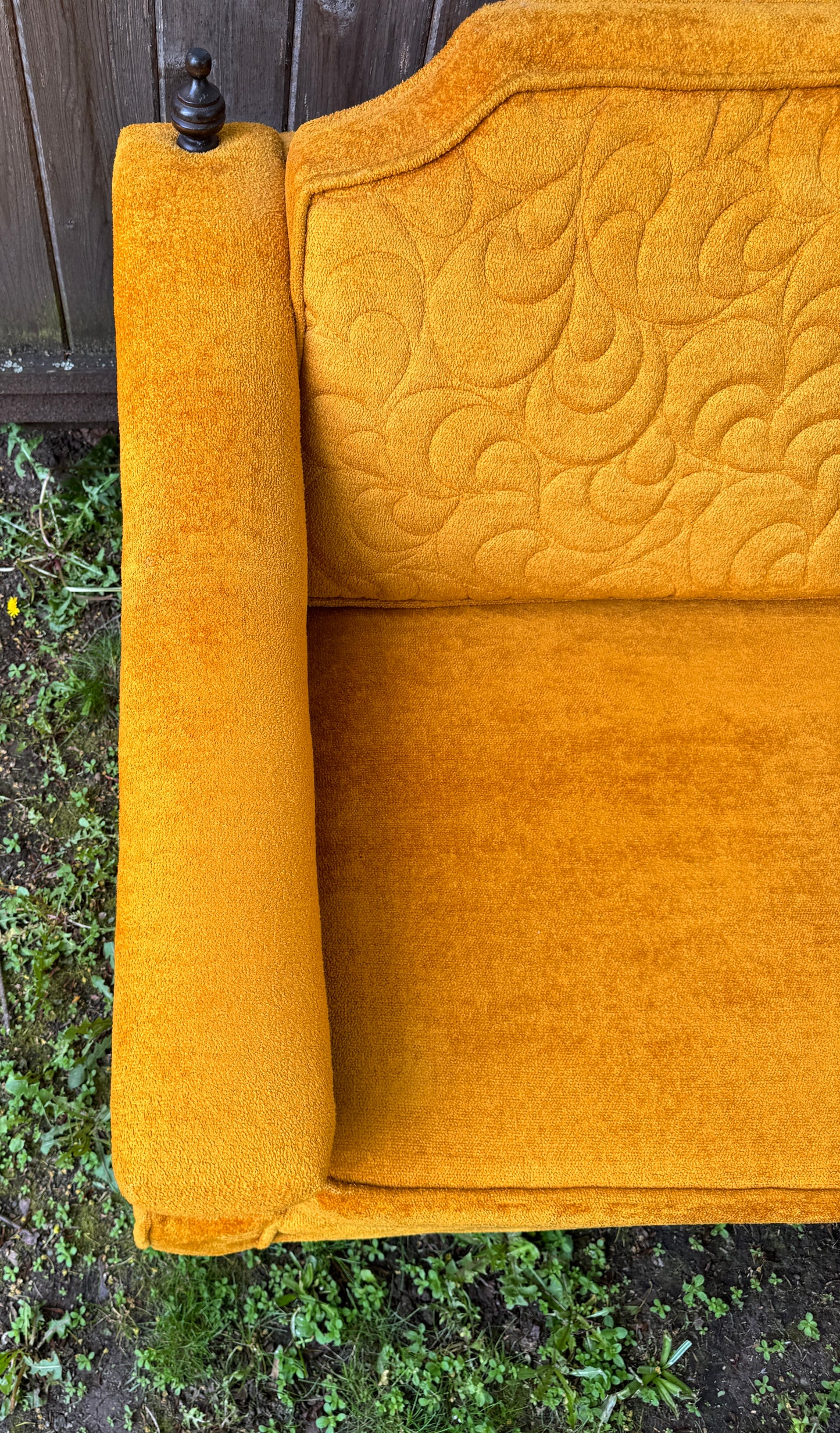 The Golden Sun Sofa Set