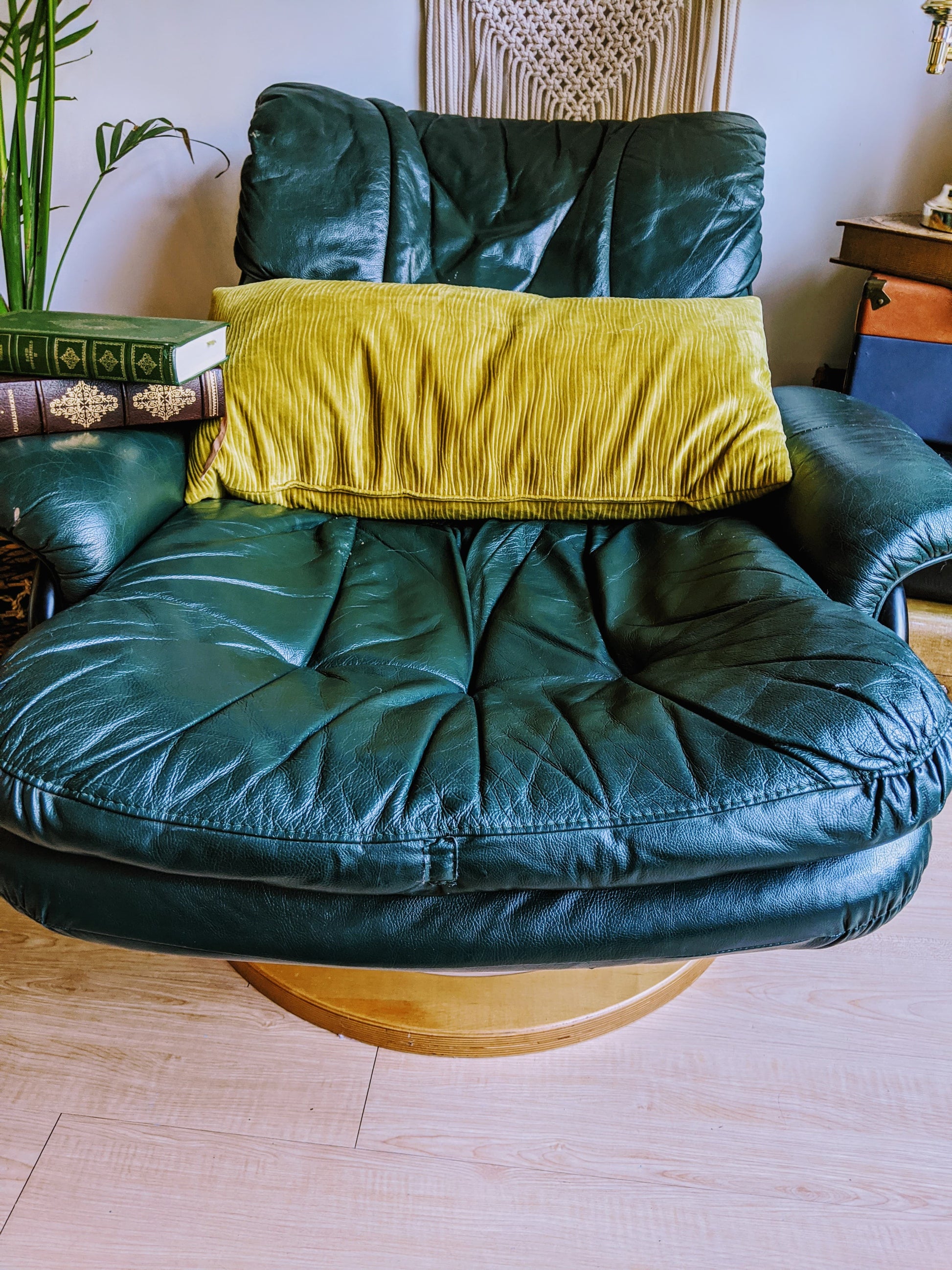 Lazboy chair 80s pine green recliner leather