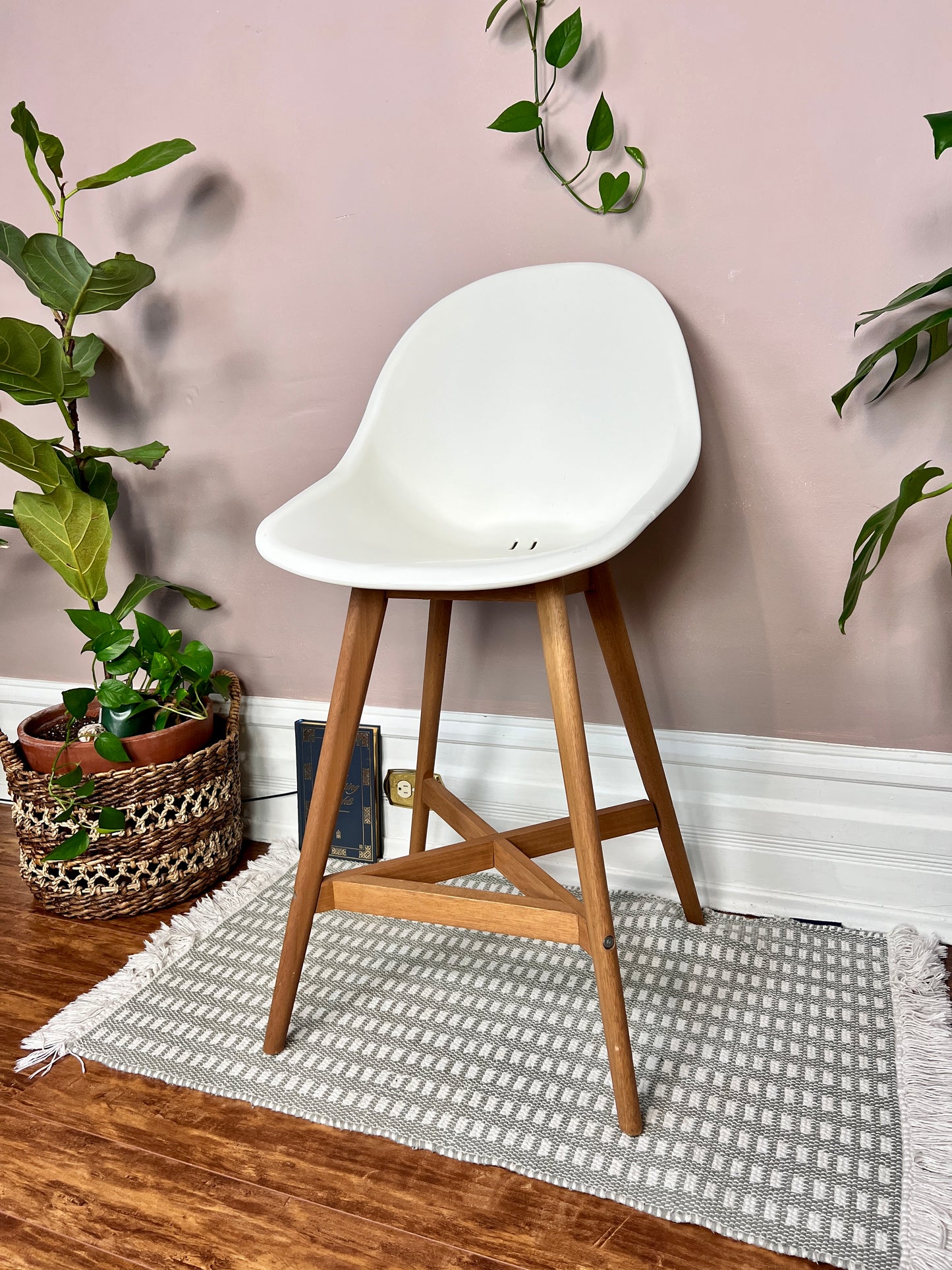 The Fanbyn Kitchen Counter Stools