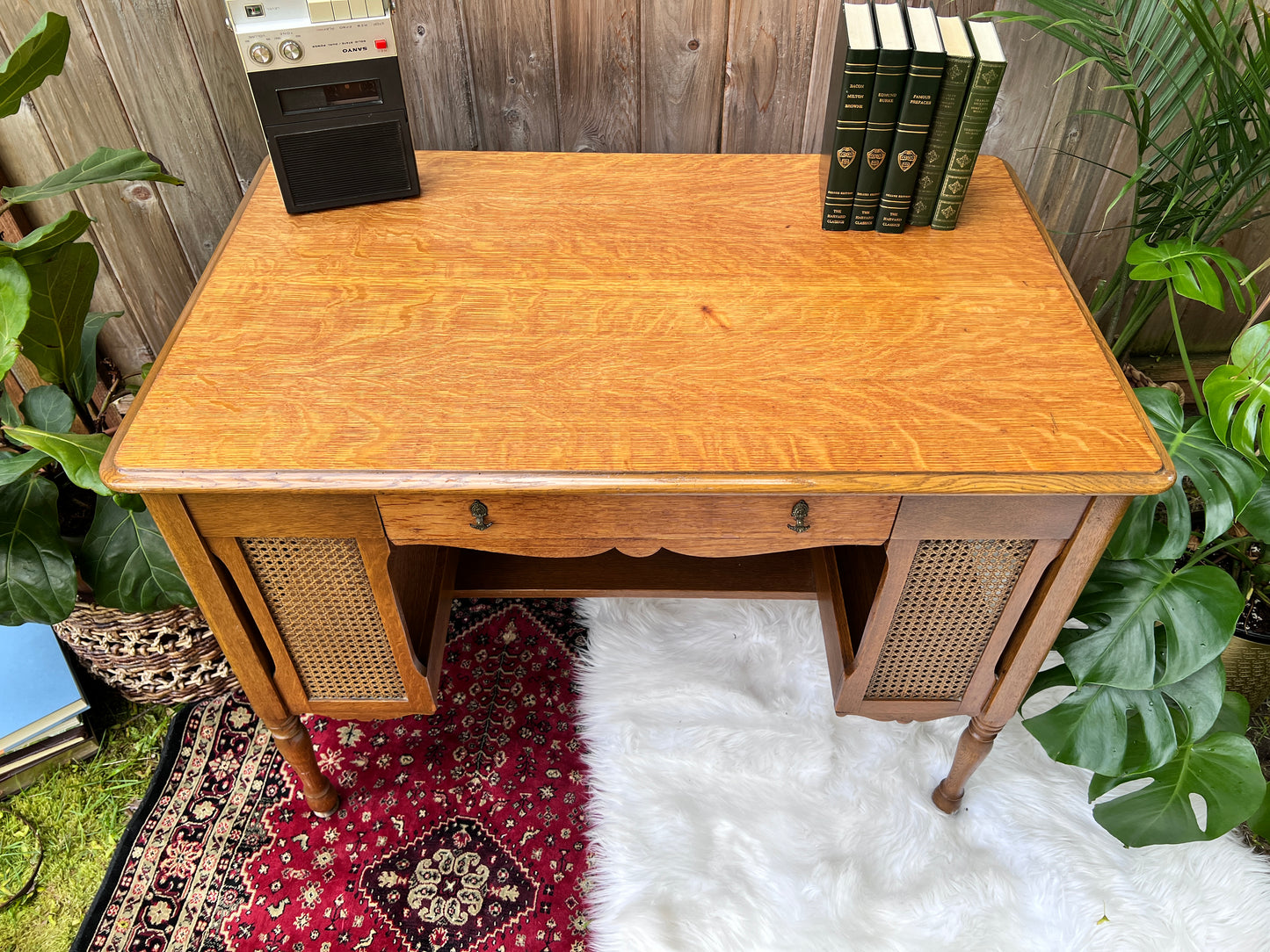 The Kelso Desk