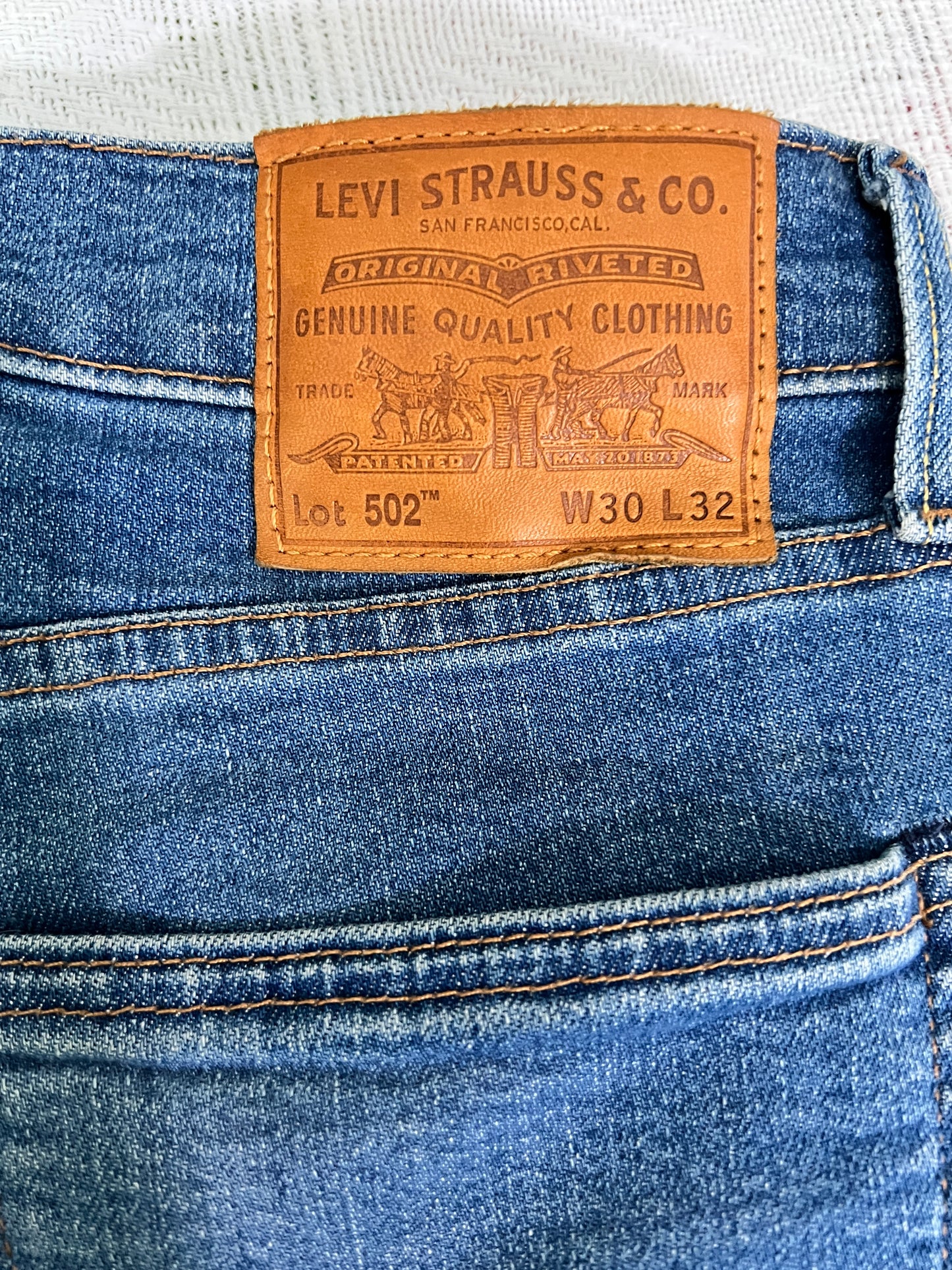 Levi’s 502 Jeans