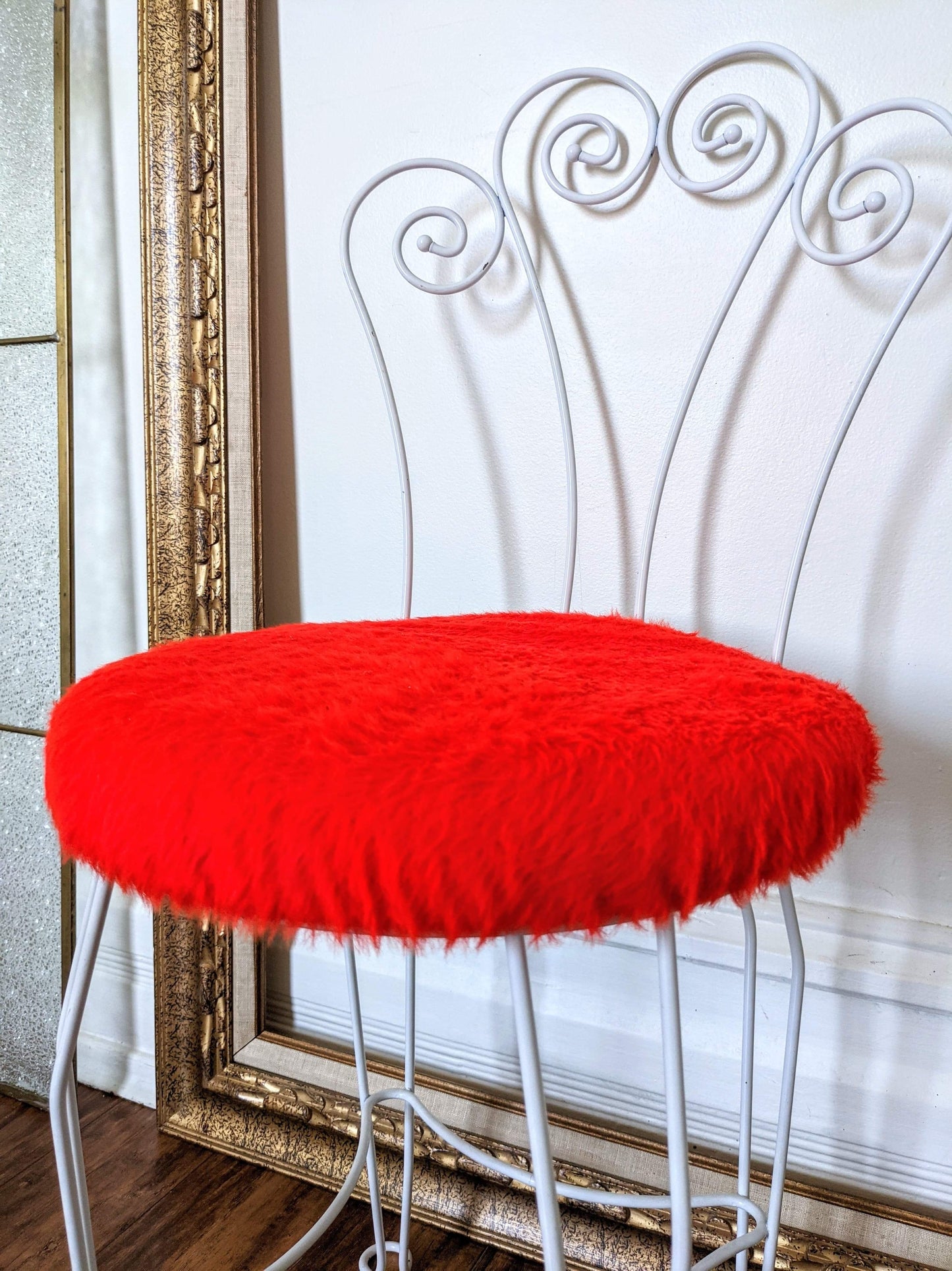 The Bella Donna Chair