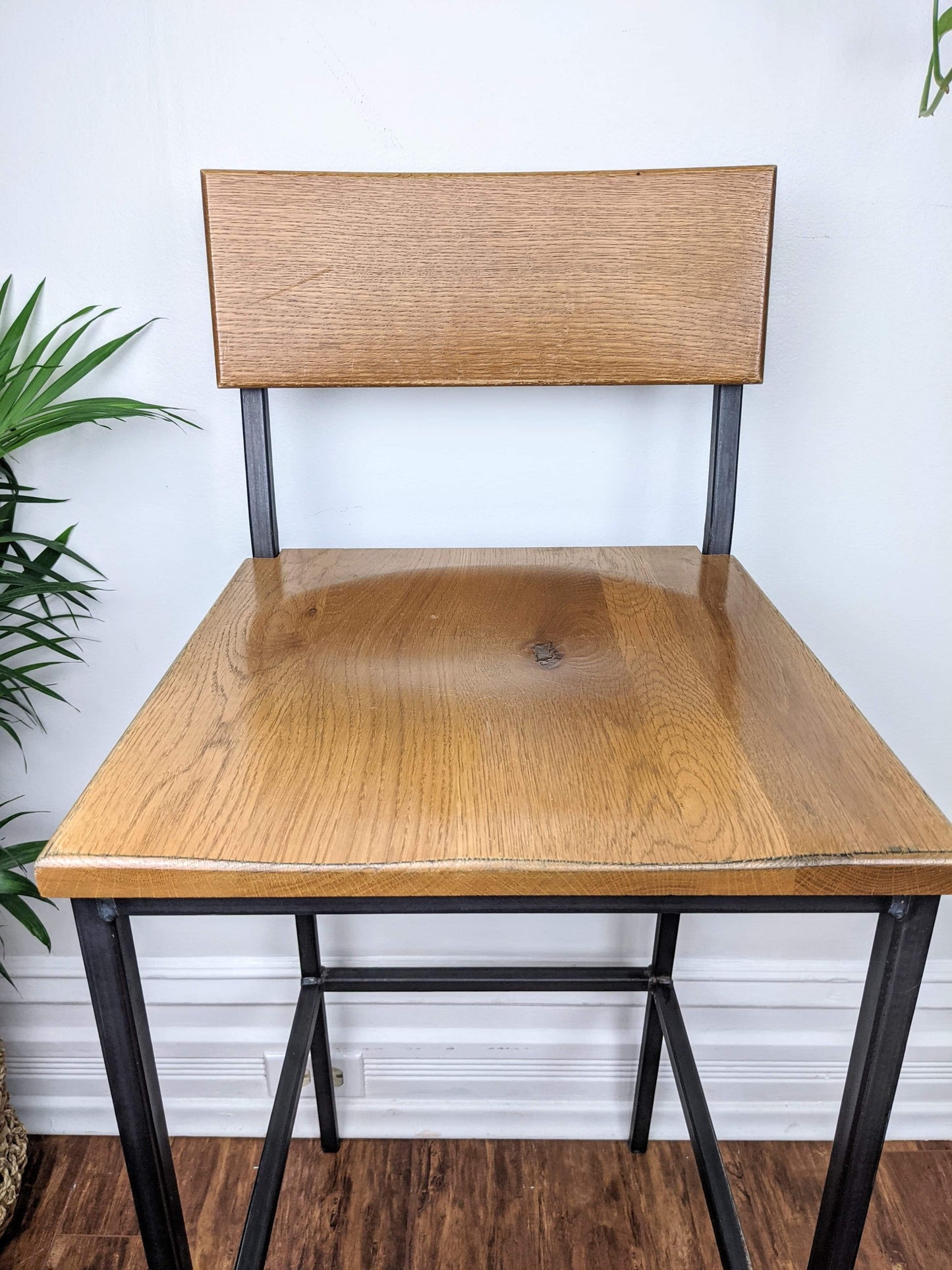 The Plymouth Stool